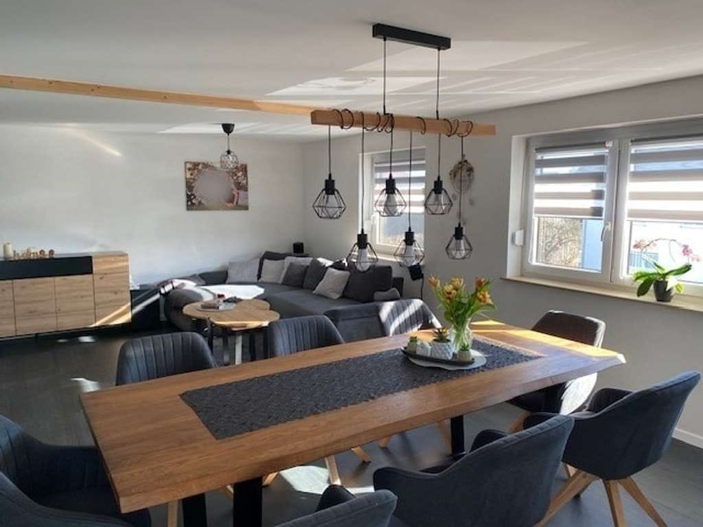 Immobilie in Pfullendorf - Modernisierte Doppelhaushälfte mit zwei großzügigen Wohnungen
Wohnen auf drei Ebenen - Bild 4