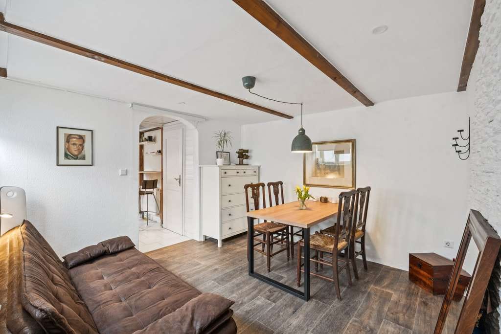 Immobilie in Seelze - Charmante denkmalgeschütze Wohnung mit Stellplatz und Garten - Bild 1