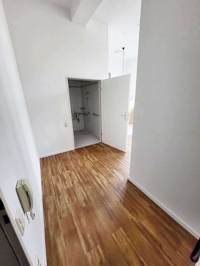 Immobilie in Neumark - 1-Raum-Wohnung mit EBK, Fußbodenheizung und Lift - Bild 1