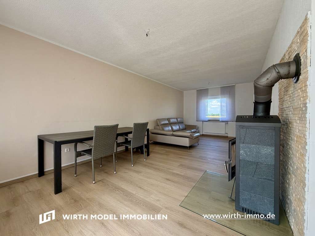 Immobilie in Geldersheim - Ansprechendes Reihenendhaus auf schönem Grundstück mit Garage in Idyllischer Ortsrandlage - Bild 4