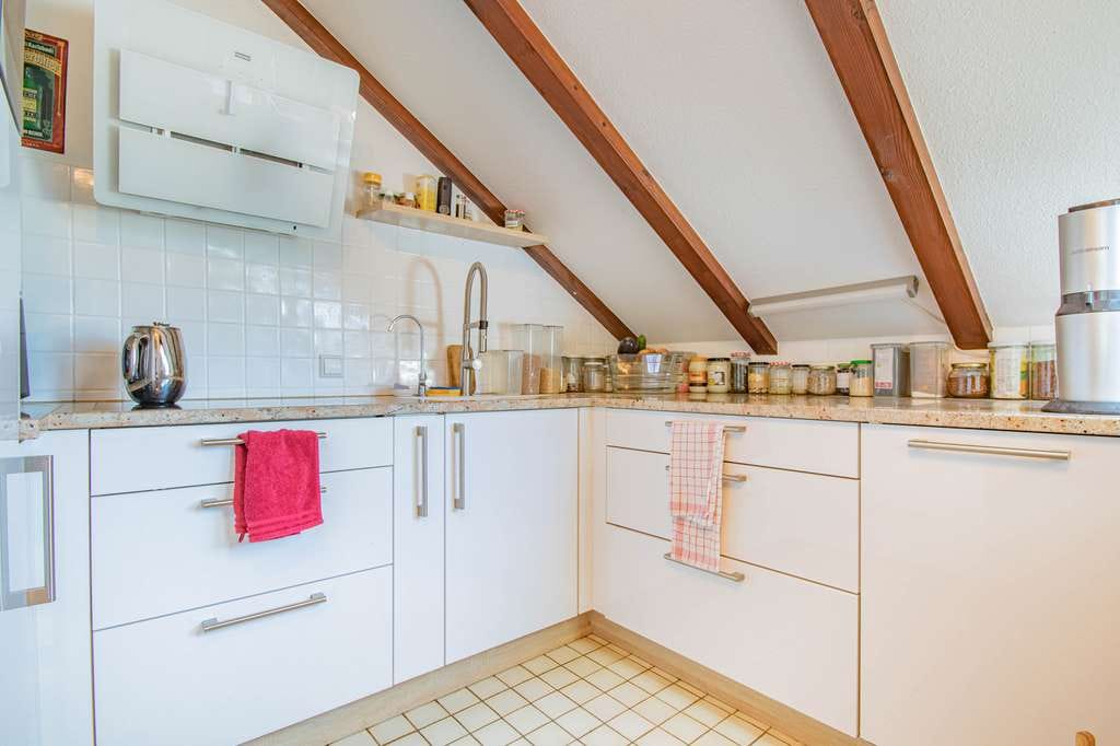 Immobilie in Ühlingen-Birkendorf - 3-Zimmer Dachgeschosswohnung 
mit zwei Balkonen und Galerie
Wohnen nahe Wiesen und Wald in Ühlinge - Bild 2