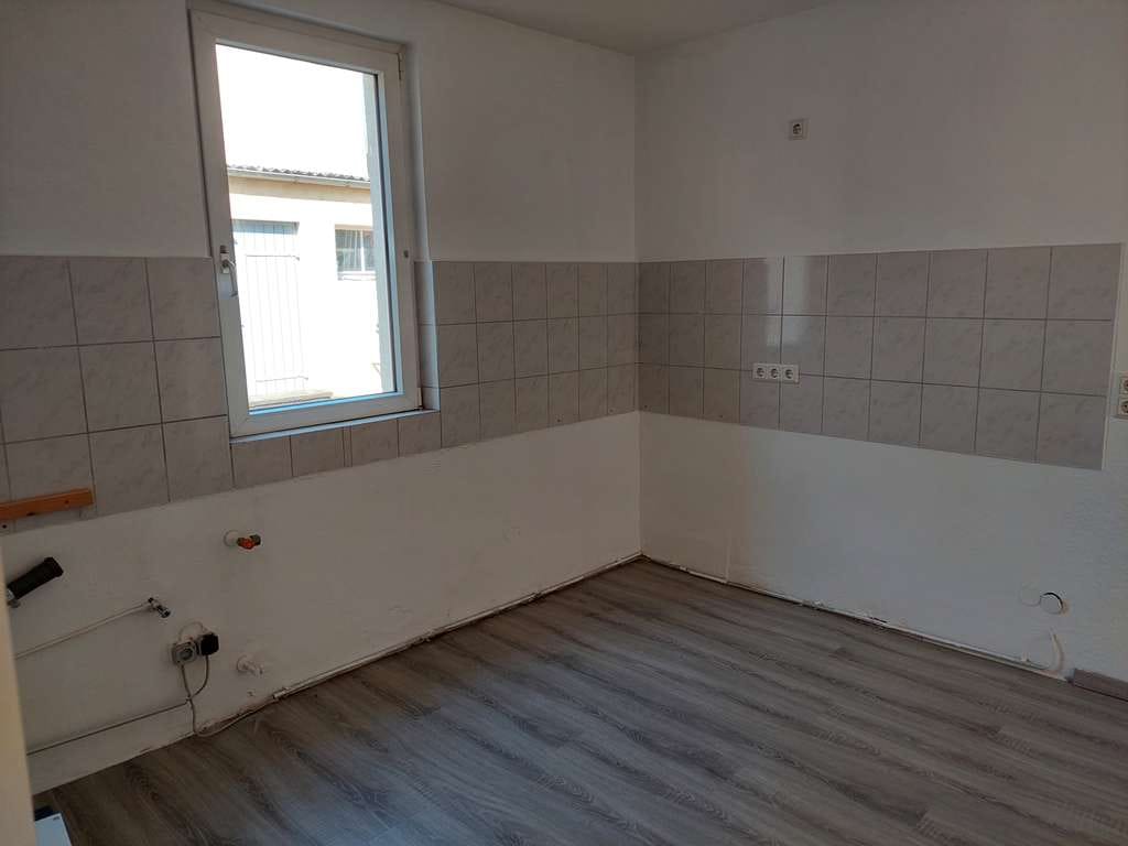 Immobilie in Eltville am Rhein - Stilvolles Zweifamilienhaus mit Hof Und Nebengebäude in zentraler Lage von Eltville-Erbach  - Bild 3