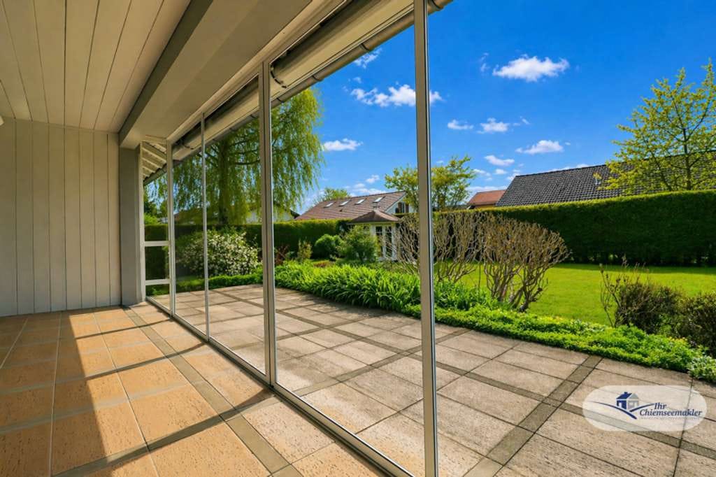 Immobilie in Bernau am Chiemsee - Einfamilienhaus mit Wohlfühlfaktor – Studio, Sauna und sonniges Grundstück in Bestlage - Bild 3