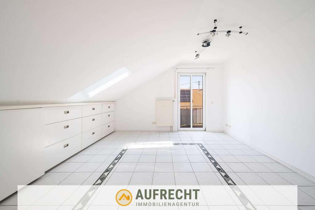 Immobilie in Vierkirchen - A U F R E C H T °RUHIG & NATURNAH° geräumige 2-Zi.-Eigentumswohnung mit sonnigem Balkon - Bild 1
