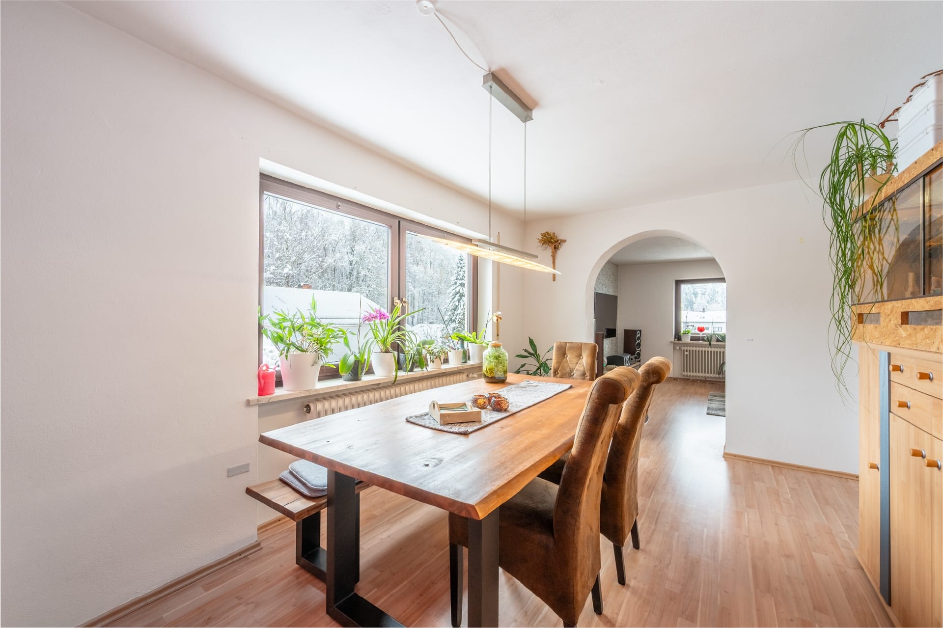 Immobilie in Au in der Hallertau - AIGNER - Großes Zweifamilienhaus mit Eckgrundstück und Ausblick in ruhiger Lage - Bild 4