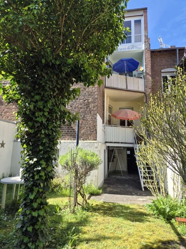 Immobilie in Düren - "Charmantes 2-bis 3-Parteienhaus mit Potential!" - Bild 1