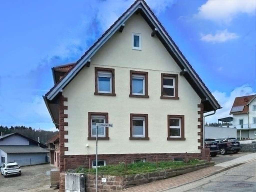 Immobilie in Fahrenbach - Einziehen und Wohlfühlen! Gemütliche Doppelhaushälfte mit Grundstück  u. Stellplätzen in guter Lage - Bild 1