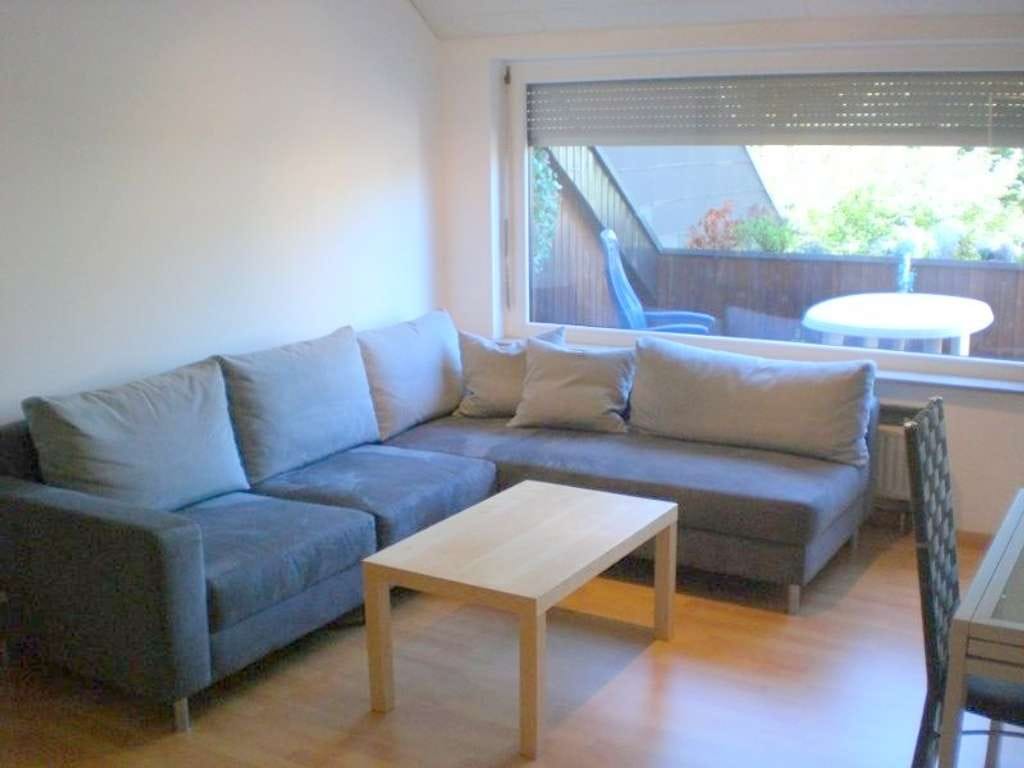 Immobilie in Wolfschlugen - Gemütliche 2-Zimmer Dachgeschosswohnung mit EBK, Garage, Loggia ins Grüne, zentral und dennoch ruhig - Bild 4