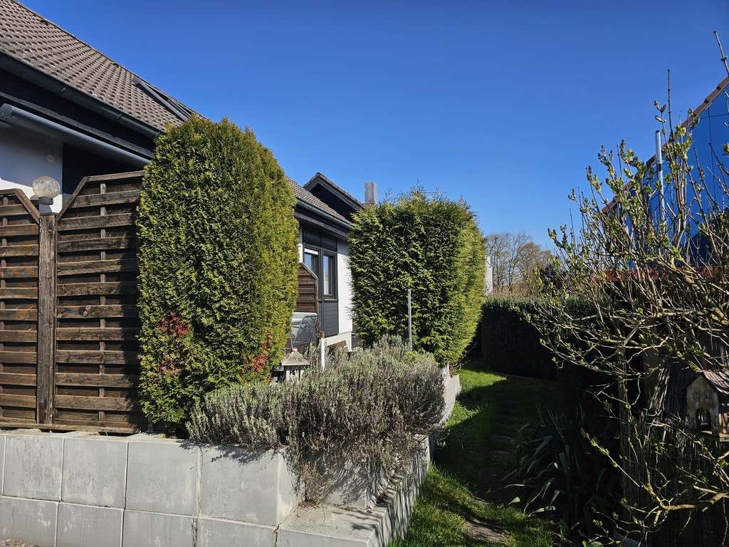 Immobilie in Ötisheim - Hier ist noch Dorf - Freistehendes EFH mit ELW, naturnah u. ruhig in Schönenberg - Bild 2