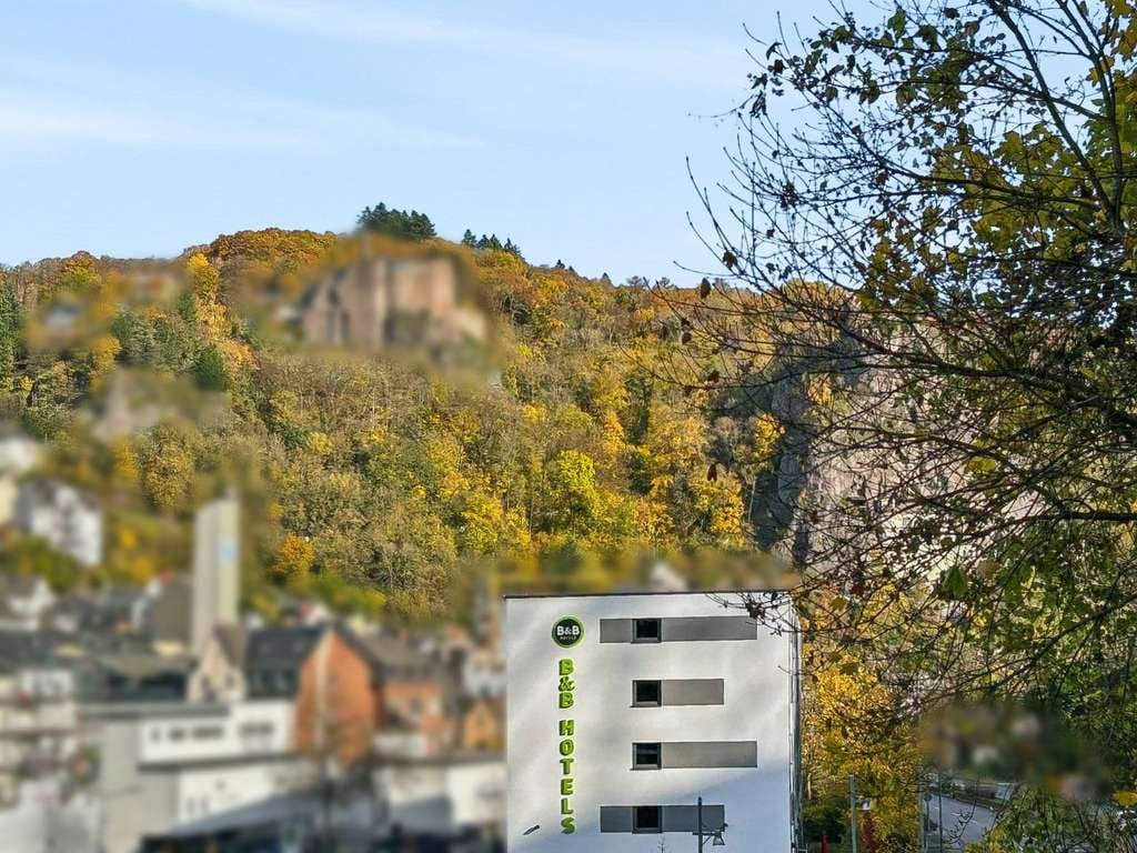 Immobilie in Idar-Oberstein - Einfamilienhaus mit Schlossblick in zentraler Lage von Idar-Oberstein - Bild 1