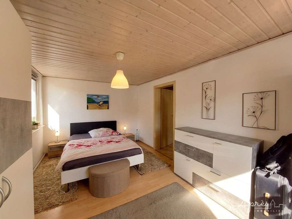 Immobilie in Vöhrenbach - Zwischen City und Sonnenplatz: Schicke 3-Zimmer-Wohnung mit großem Balkon - Bild 3