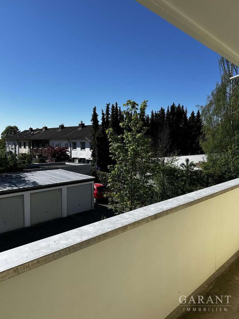 Immobilie in Olching - Renovierer aufgepasst! Ruhige 2 Zimmer-Wohnung mit Süd-Balkon und S-Bahn-Anschluss (S3) - Bild 1