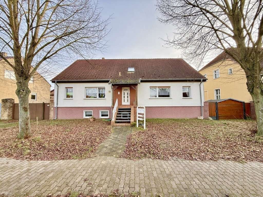 Immobilie in Zehdenick - Einfamilienhaus mit Einliegerwohnung in ländlicher Gegend - Bergsdorf - Bild 0