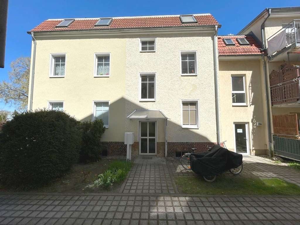 Immobilie in Zeuthen - Kapitalanlage: Attraktive, vermietete 2‑Zimmer‑Wohnung in Zeuthen bei Berlin mit Westbalkon - Bild 0