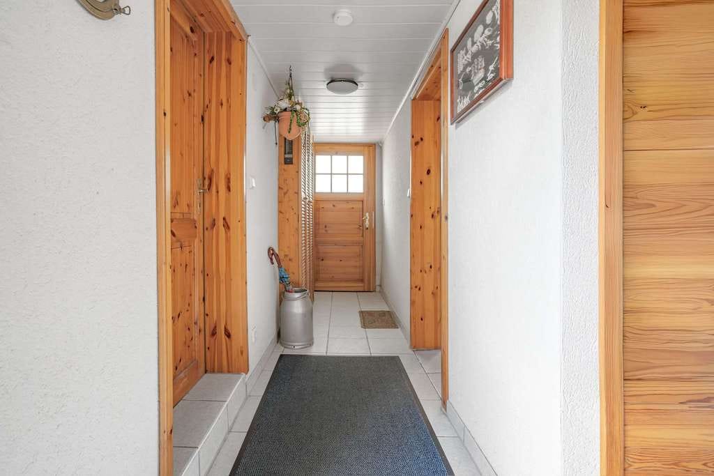 Immobilie in Barth - Zuhause mit Perspektive: Einfamilienhaus mit Einliegerwohnung im Herzen von Barth - Bild 2