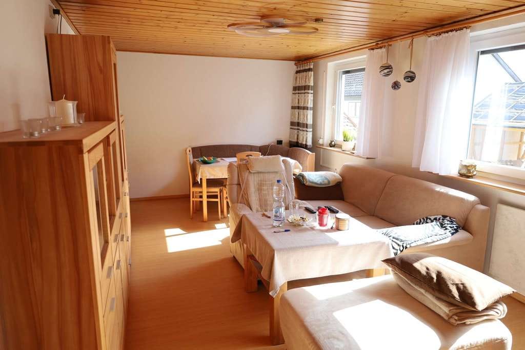 Immobilie in Rosenfeld - ZWEI WOHNUNGEN ZUR EIGENNUTZUNG ODER VERMIETUNG: 2-Fam.-Haus Rosenfeld - Bild 1