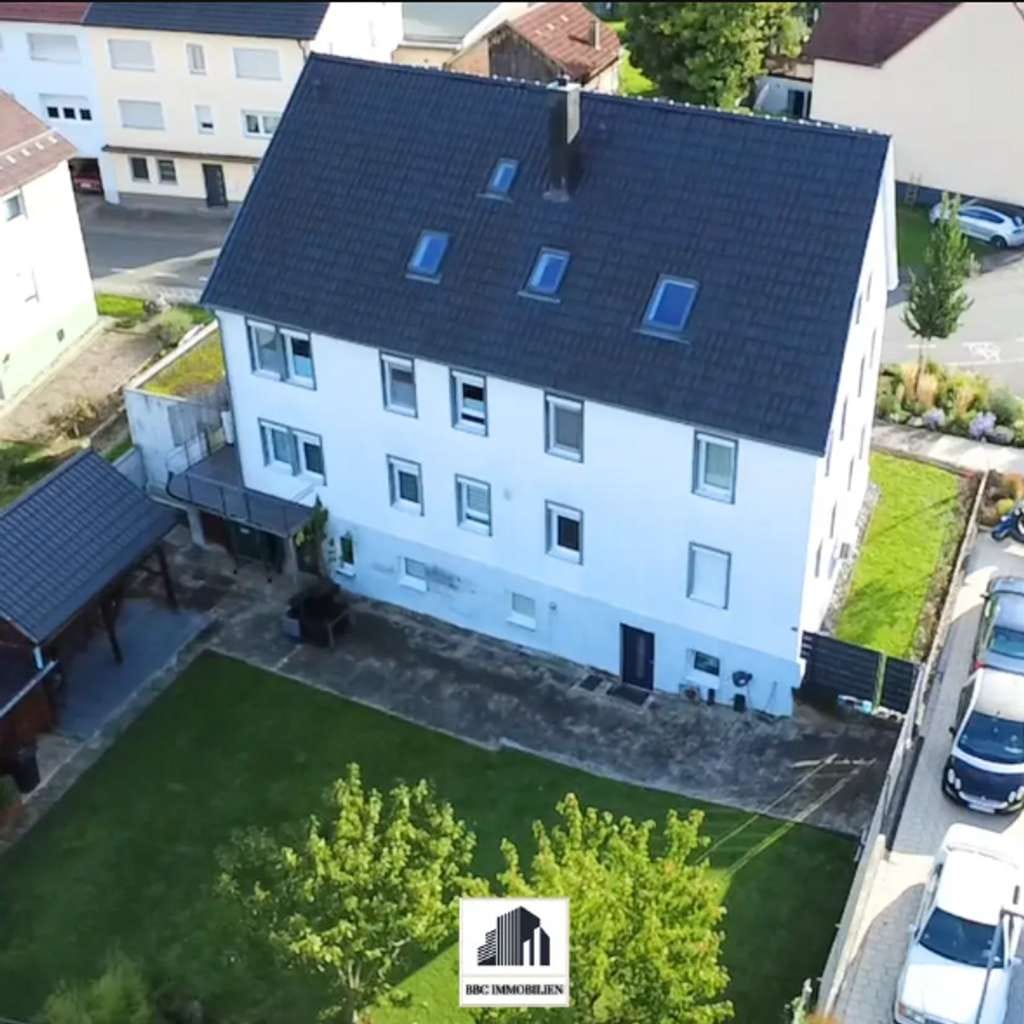 Immobilie in Dettingen an der Erms - Modernisierte Erdgeschosswohnung mit 112 m²,Gewerbeeinheit, Garten - Bild 1