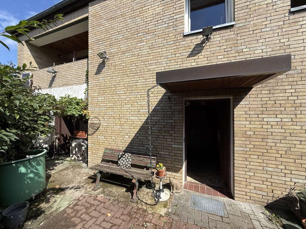 Immobilie in Hemmingen - Zwei Häuser mit individuellen Gestaltungsmöglichkeiten in bevorzugter Wohnlage - Bild 1