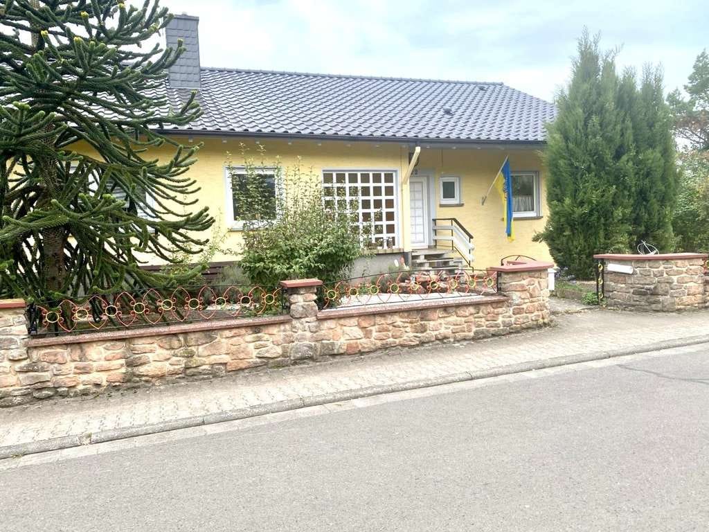Immobilie in Breunigweiler - Wohnhaus mit Einliegerwohnung in guter Lage in Breunigweiler - Bild 2