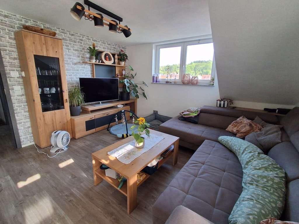Immobilie in Frickenhausen - Zweifamilienhaus mit Einliegerwohnung in traumhafter Aussichtslage von Frickenhausen-Tischardt - Bild 5