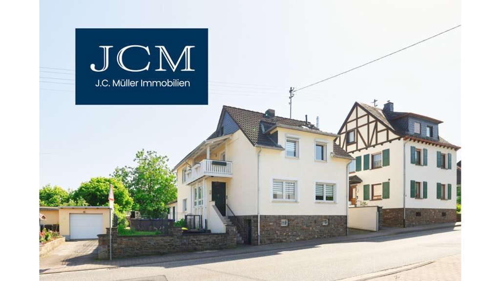Immobilie in Löf - Bezugsfrei - 1-Familienhaus mit überdachter Terrasse, Balkon, Carport und Garten in Löf an der Mosel - Bild 0
