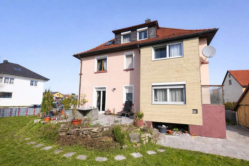 Immobilie in Keltern - Traumhaft wohnen mit Garten, Scheune und zusätzlichem Mietpotenzial - Bild 1
