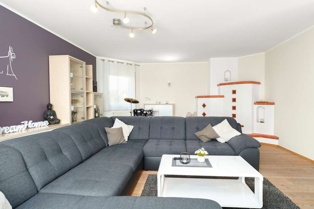 Immobilie in Postbauer-Heng - Raum für Familie, Leben und Zukunft – großzügiges Haus mit Einliegerwohnung in Postbauer-Heng/ Kemna - Bild 1