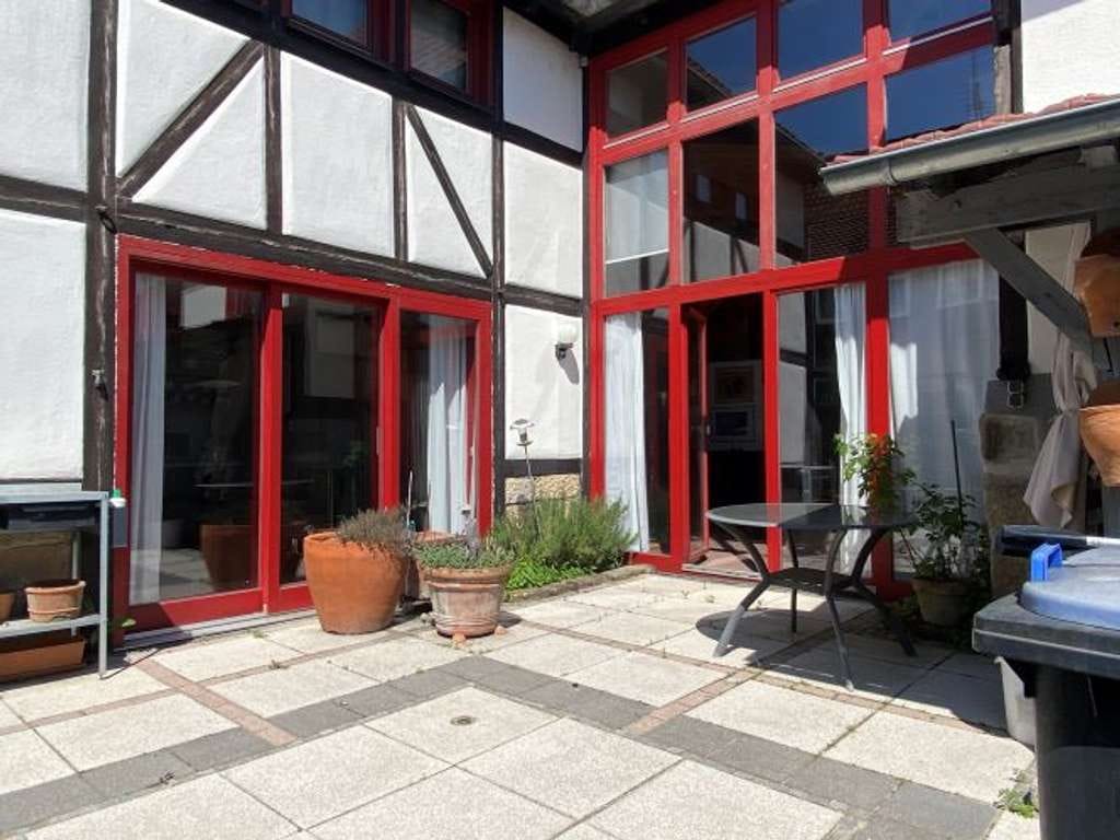 Immobilie in Schlaitdorf - Liebhaberobjekt! Außergewöhnliche 4-Zi-Maisonettewohnung mit Terrasse in Schlaitdorf! - Bild 0
