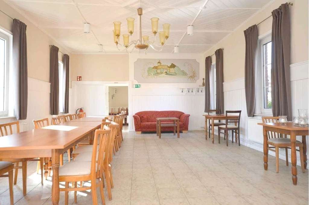 Immobilie in Warberg - Großes, stilvolles Fachwerkhaus auf 1.270m² Grundstück mit Solaranlage + 4 Garagen. - Bild 3