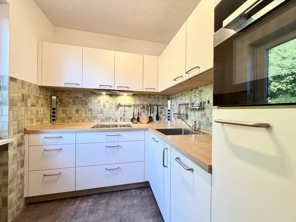 Immobilie in Marktl - SANIERTES REIHENECKHAUS IN ZENTRALER LAGE – GARTEN – GARAGE – KELLER – FENSTER UND DACH NEU - Bild 3