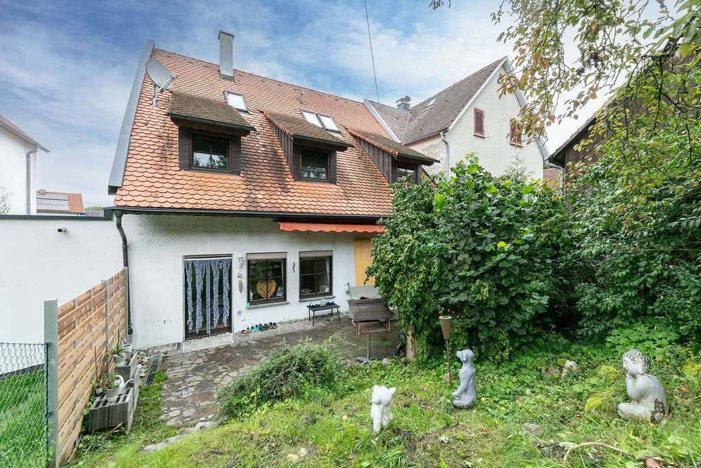 Immobilie in Oberdischingen - Charmantes Doppelhaus mit schönem Garten 
Ihr Platz zum Leben! - Bild 1