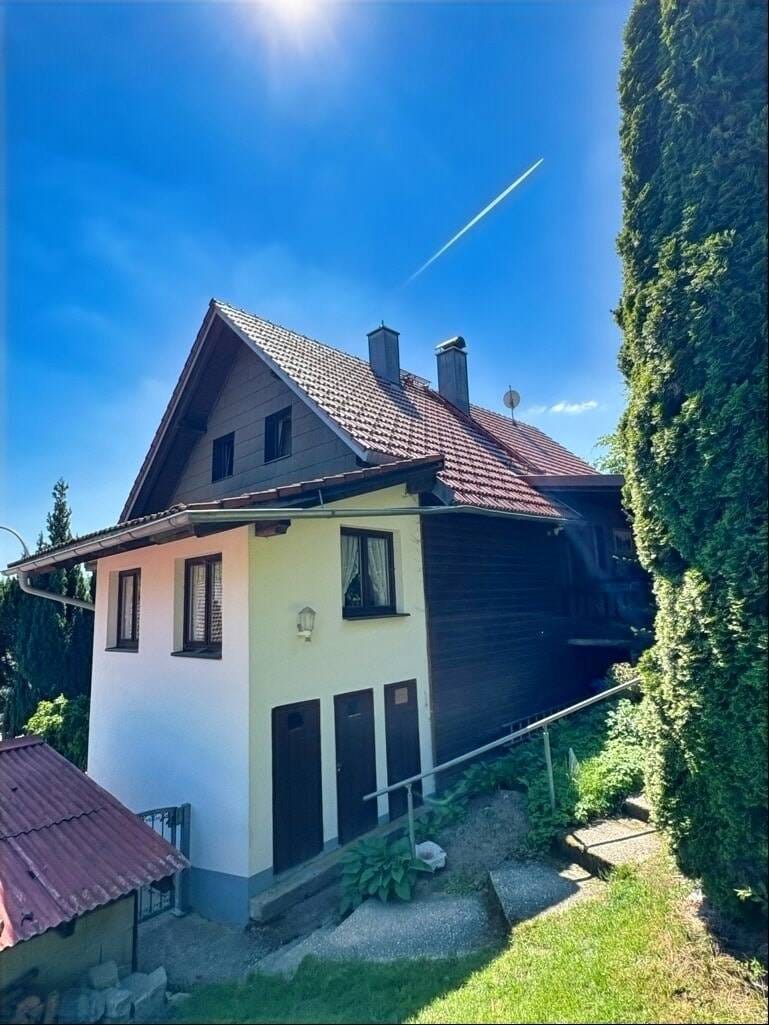 Immobilie in Saldenburg - Gepflegte Dachgeschosswohnung mit Charme – 2,5 Zimmer in Saldenburg/ Nähe Tittling! - Bild 2
