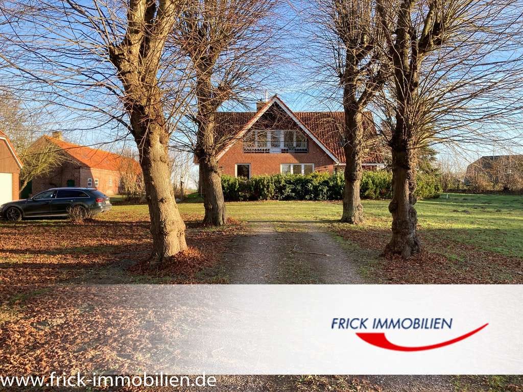 Immobilie in Göhl - Resthof mit Wohnhaus, ehem. Wirtschaftsgebäude, Doppelgarage und 0,82 ha Land - Bild 0