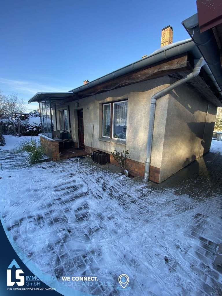 Immobilie in Gnoien - Platz für Familie & Natur: Ländliche Doppelhaushälfte mit großem Garten - Bild 1