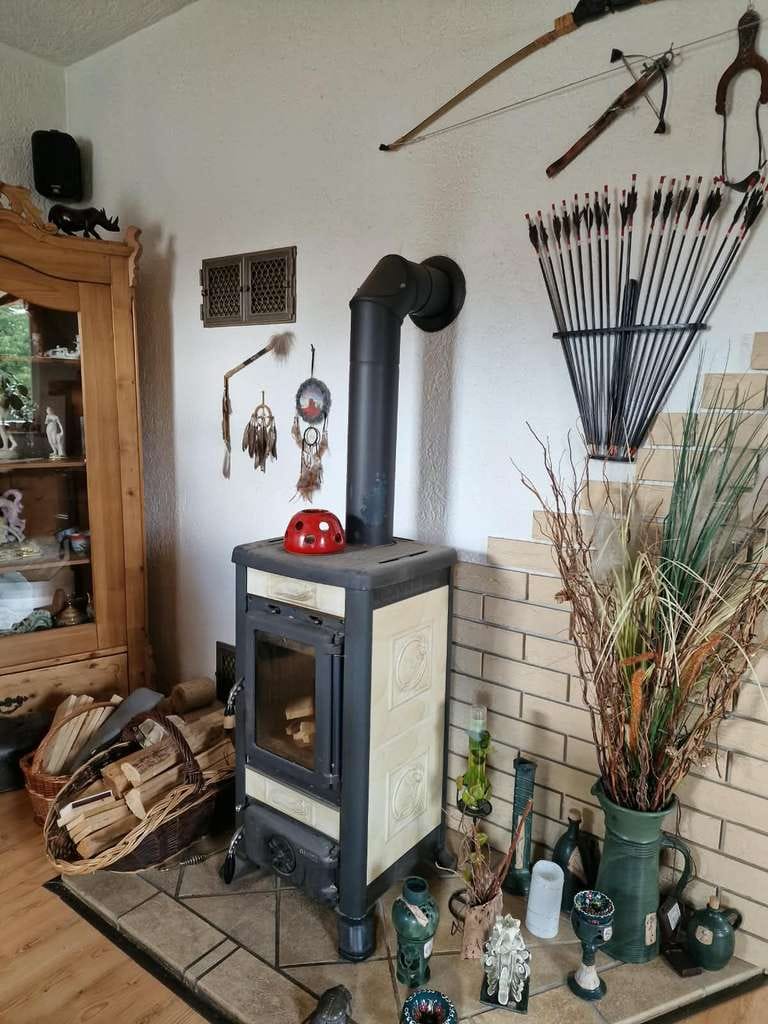 Immobilie in Pößneck - Voll vermietetes MFH mit 2.100 m² Grundstück und Entwicklungspotenzial - Bild 1