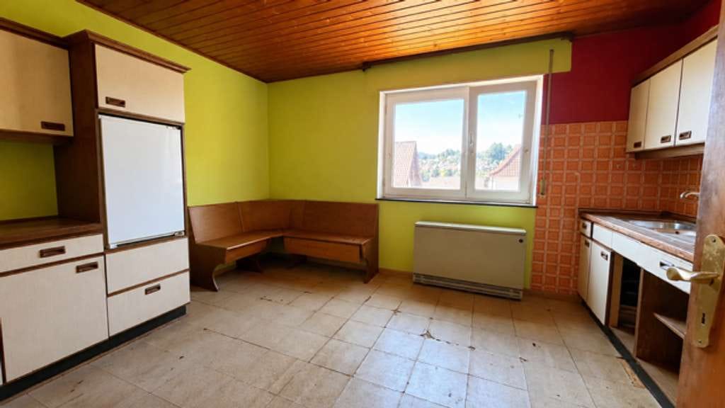 Immobilie in Rammelsbach - Sanierungsbedürftiges Einfamilienhaus mit Garage und viel Gestaltungspotenzial - Bild 3