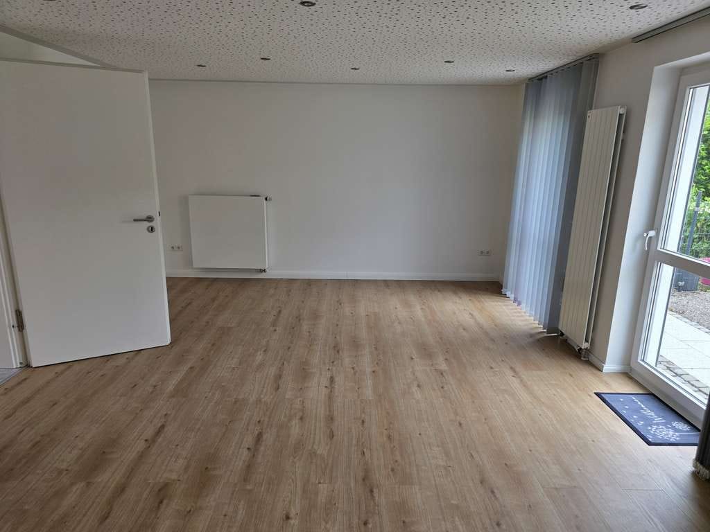 Immobilie in Extertal - Zweifamilienhaus in zentraler Lage von Extertal-Bösingfeld – ideal für Wohn- und Gewerbenutzung. - Bild 2