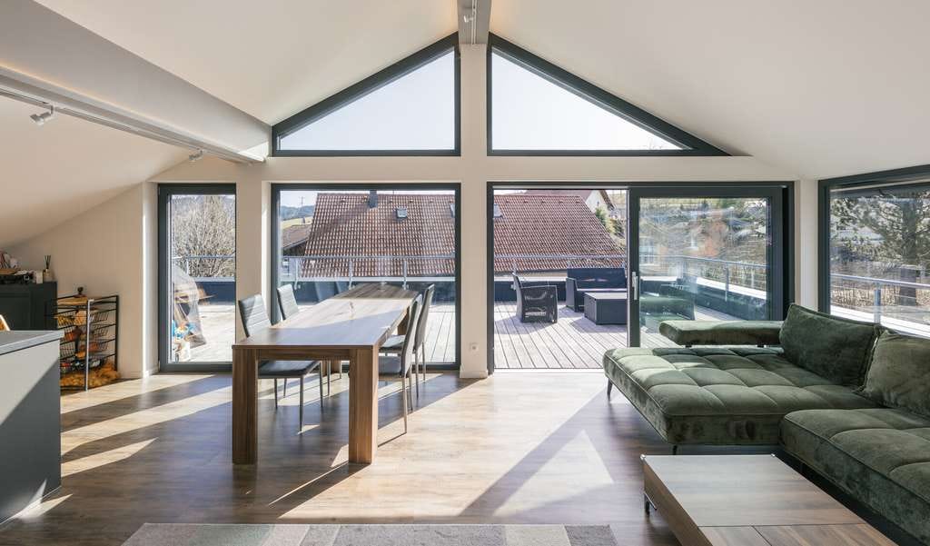 Immobilie in Stiefenhofen - Exklusive Penthousewohnung mit großzügiger Dachterrasse im Herzen des Westallgäu´s - Bild 2