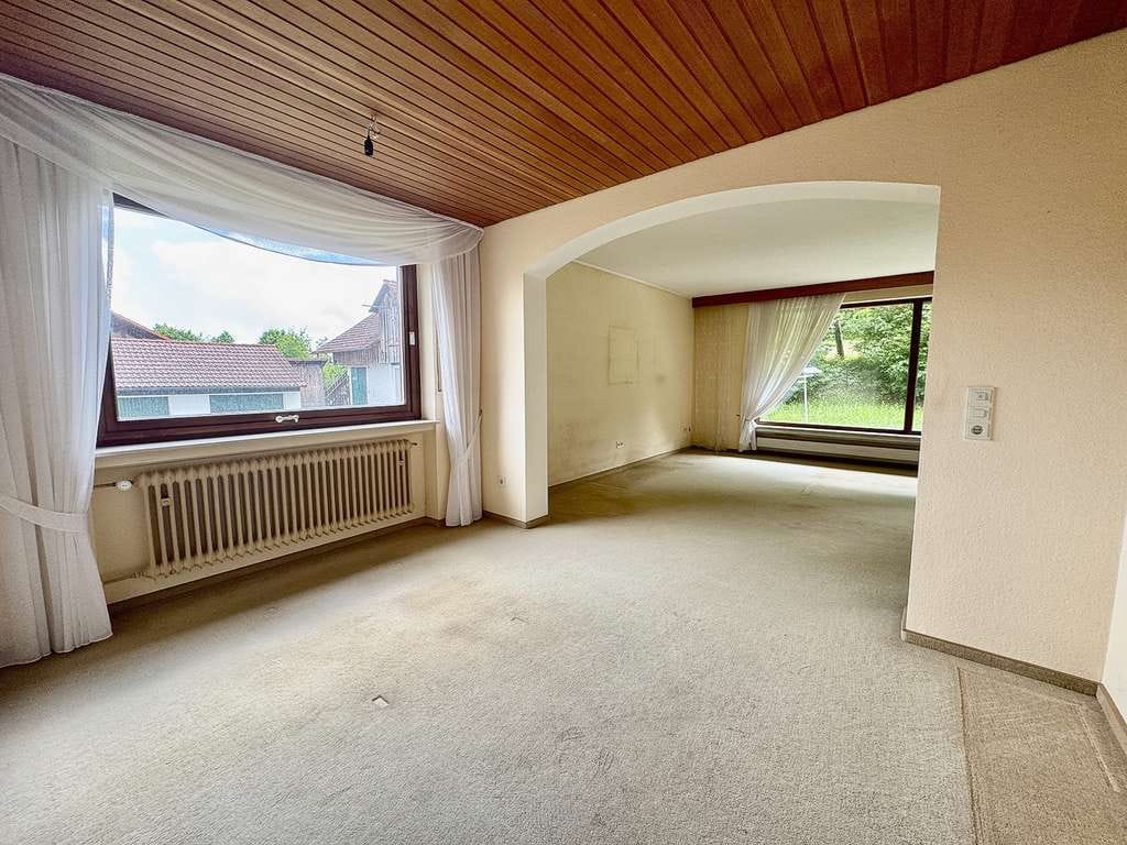 Immobilie in Marktrodach - Wohnhaus mit großem Garten in begehrtester Lage von Marktrodach - Bild 4