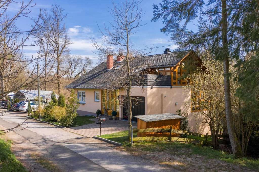 Immobilie in Bubach - Traumhaftes Landhaus im Grünen vor einmaliger Kulisse am Waldrand mit Bachlauf - Bild 1