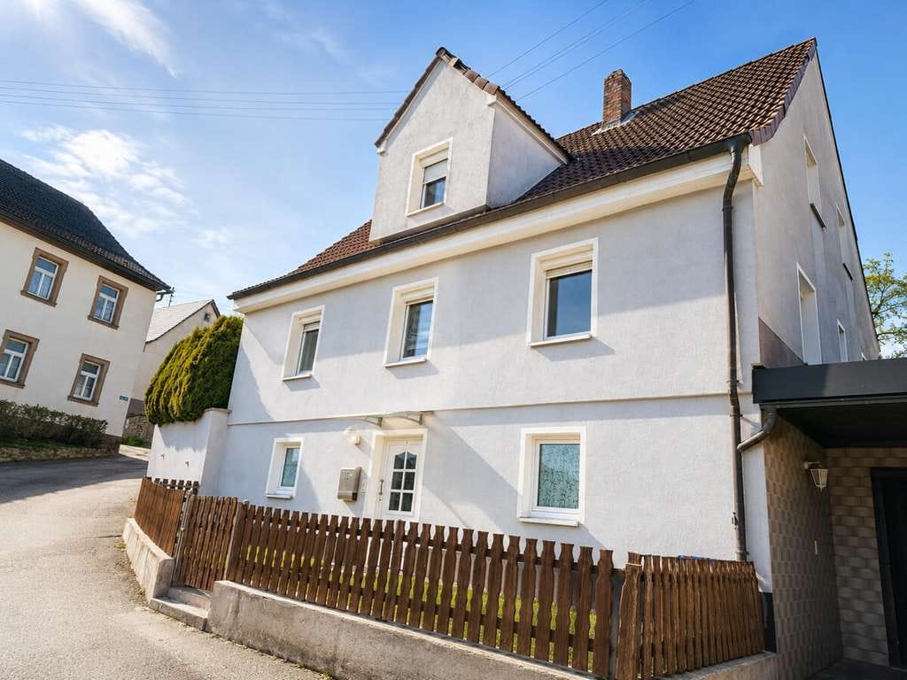 Immobilie in Kupferberg - Ein Refugium voller Möglichkeiten in Kupferberg - Gepflegtes Zweifamilienhaus - Bild 0