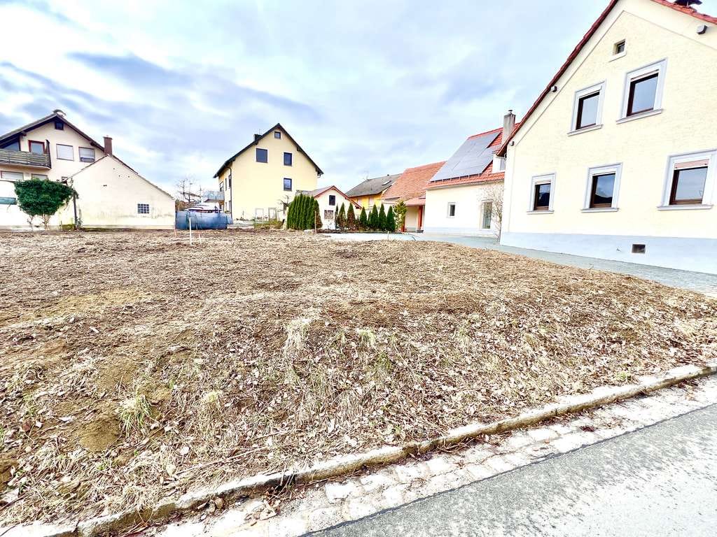 Immobilie in Litzendorf - Preisreduktion! sofort bezugsfähiges 7 Zimmer EFH, 144qm Wfl + viel Stauraum, extra Gartengrundstück - Bild 2