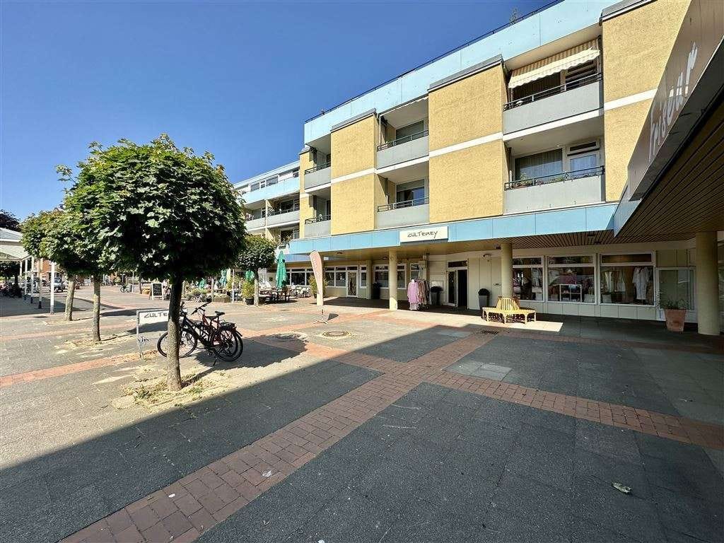 Immobilie in Laboe - Strandnahes, vermietetes Appartement mit Aufzug, Balkon und Balkon // Laboe - Bild 0