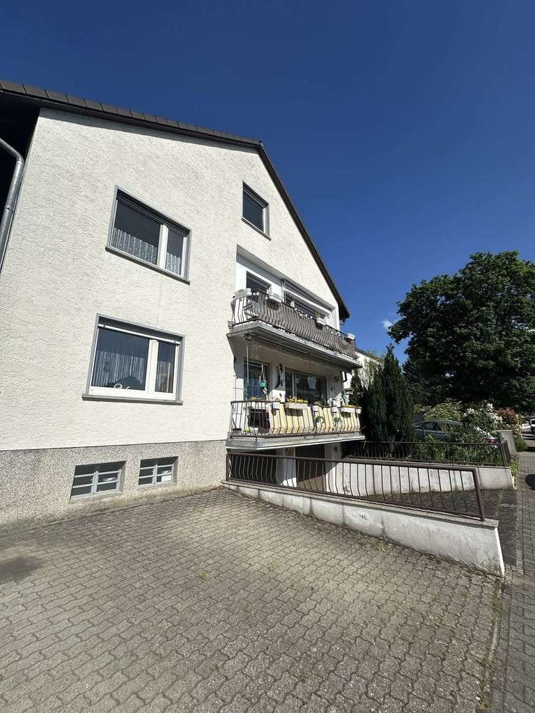 Immobilie in Schwalbach - Mehrfamilienhaus in schöner Wohnlage von Schwalbach - Bild 3