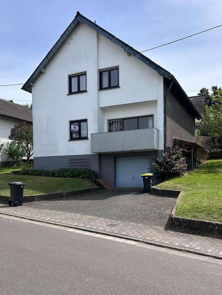 Immobilie in Marpingen - Charmantes Einfamilienhaus mit großem Potenzial und Garten in Marpingen - Bild 1
