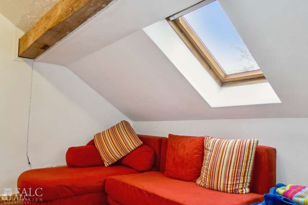 Immobilie in Hemau - Attraktives Jura-Bauernhaus, 2-3 Wohnungen, Wohnreserven. Tierhaltung möglich. 1-2 Bauplätze inkl. - Bild 4