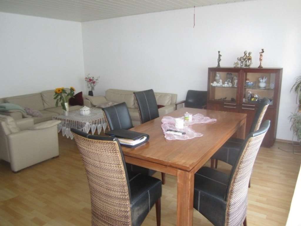 Immobilie in Walldorf - Walldorf: Vermietetes 3-Fam.-Haus in guter Lage am Stadtrand, mit Garten, Doppelgarage, Stellplatz. - Bild 4