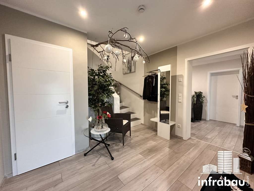 Immobilie in Fischach - Großzügige 3-ZKB mit Dachterrasse und Pool, inklusive moderner Küche! - Bild 1