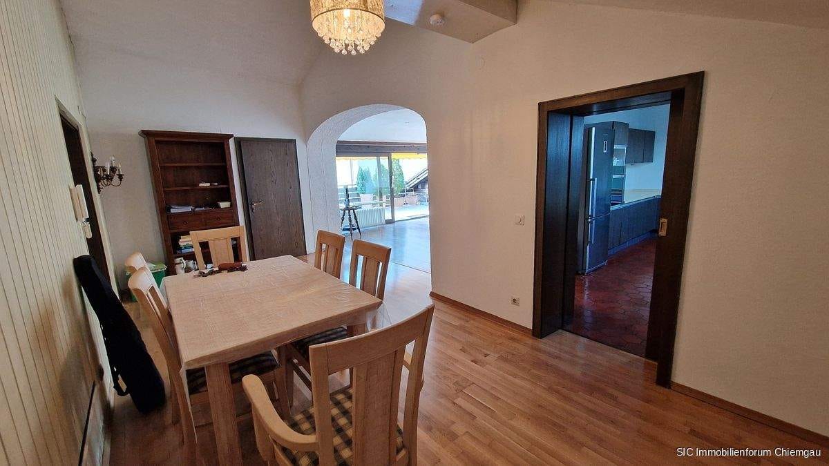 Immobilie in Traunstein - Großzügige 6 Zi.- Dachterrassenwohnung mit Bergpanoramablick in Traunstein-Haslach! - Bild 4
