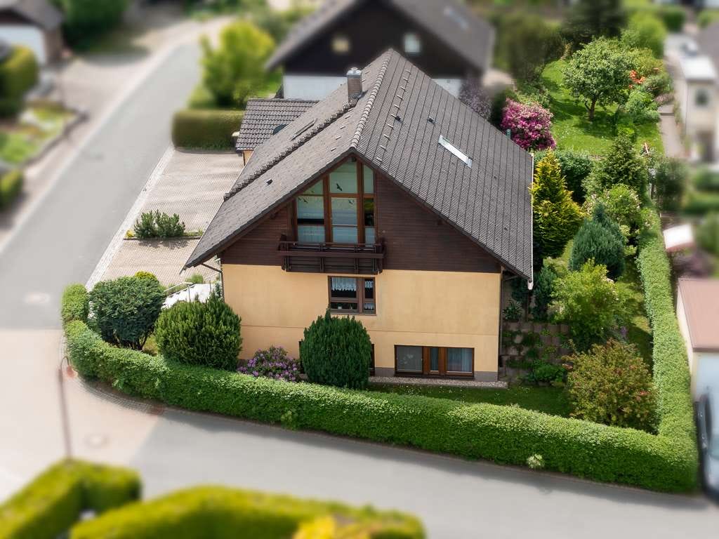 Immobilie in Zwönitz - Viel Platz für Familie, Generationen und Arbeiten unter einem Dach - Bild 0